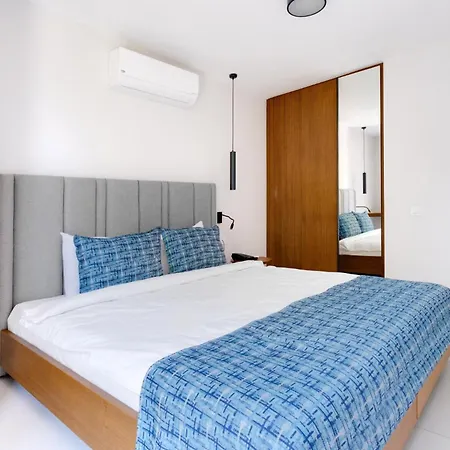 شقة With Balcony Shared Pool Near Beach غومْبيت