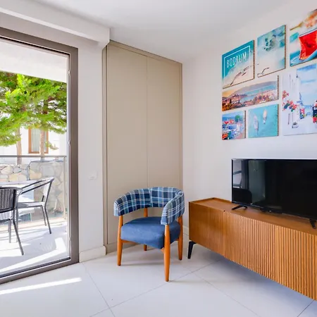 شقة With Balcony Shared Pool Near Beach غومْبيت