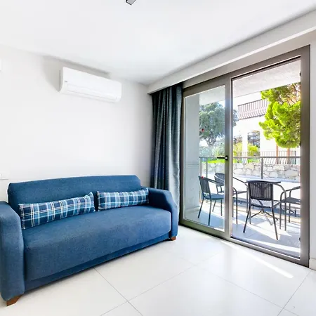 With Balcony Shared Pool Near Beach *