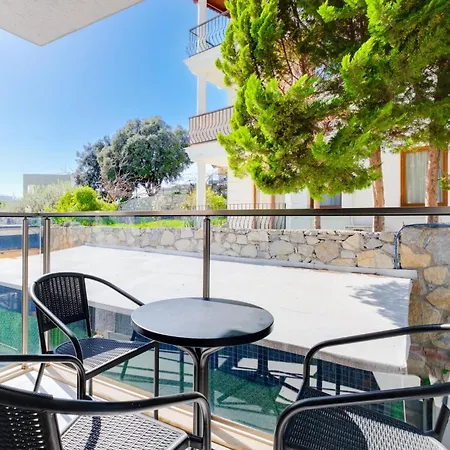 With Balcony Shared Pool Near Beach * غومْبيت